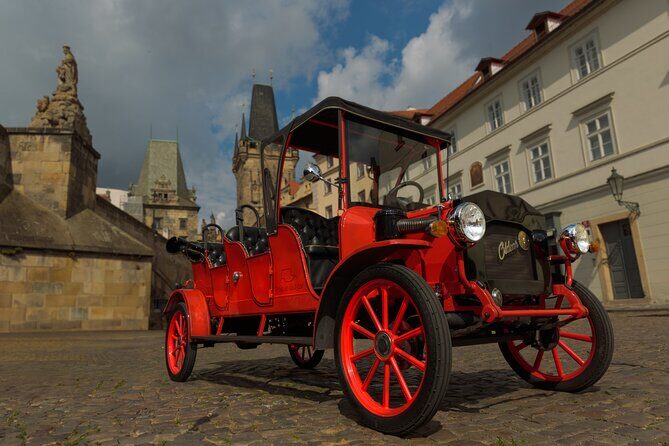 1 hour Old timer Convertible Prague Sightseeing Tour - Your route: the castle hill to Old Town squares
