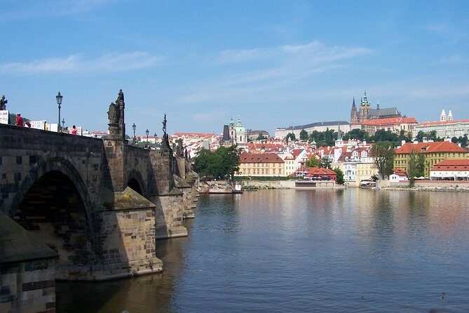 1 hour Prague Panoramic Vltava River sightseeing Cruise - English audio setup: make sure you can actually hear it