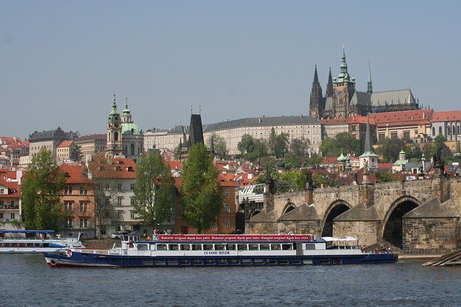 1 hour Prague Panoramic Vltava River sightseeing Cruise - What’s included on board (and what isn’t)