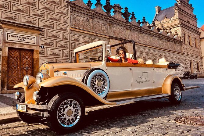 1,5 hour oldtimer convertible Prague sightseeing tour - Comfort in a Convertible: What to Expect in Cold Weather