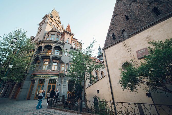 Alchemy and Mysteries of Prague Castle Walking Tour - Jewish Quarter Stops: Synagogues, Golem Legends, and Hidden Corners