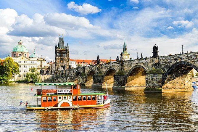 Best of Prague Private Walking Tour (Left and Right Riverbank) - Prague Castle: the hilltop complex that explains Prague’s power