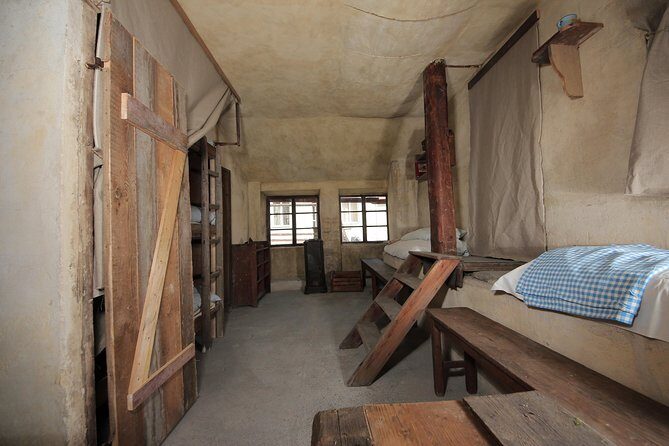 Bus Tour to Terezín from Prague - Your guide experience: English-first, Italian too, and guide accents