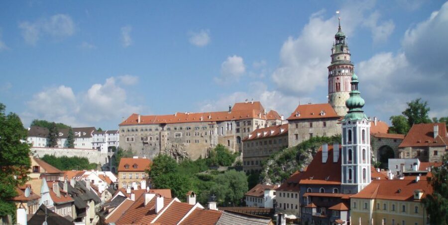 Český Krumlov: 2 Hour Private Walking Tour with Guide - St Vitus Church and the Main Square: Where the Town Feel Turns On