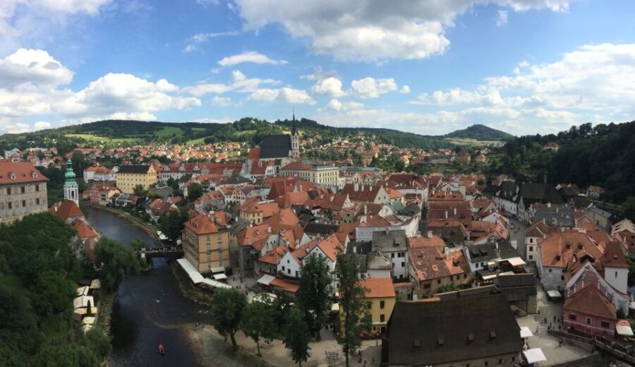 Český Krumlov: 2 Hour Private Walking Tour with Guide - Renaissance Palaces and the Big Castle Reality Check