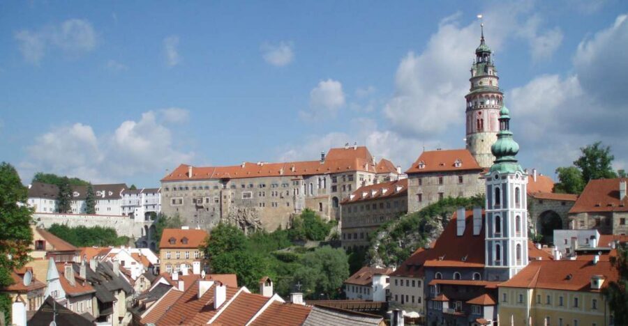 Český Krumlov: 2 Hour Private Walking Tour with Guide - Pickup, Pace, and the Route Logic from Hotel to Old Town