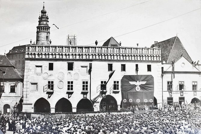 Český Krumlov 20th century tour - Key points worth knowing