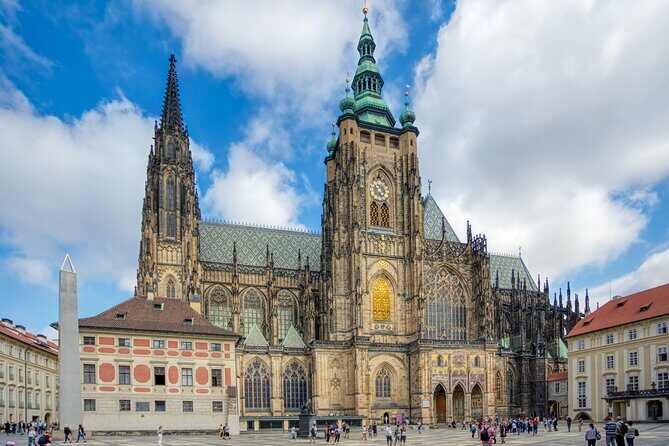 Classic Prague Castle Tour, Strahov Monastery & Castle District - Starting at Josef Manes and Ending by the Castle Ramparts