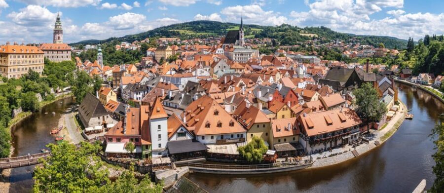 From Prague: Český Krumlov Full-Day Tour with Pickup - Old Town free time: how to use your two hours well