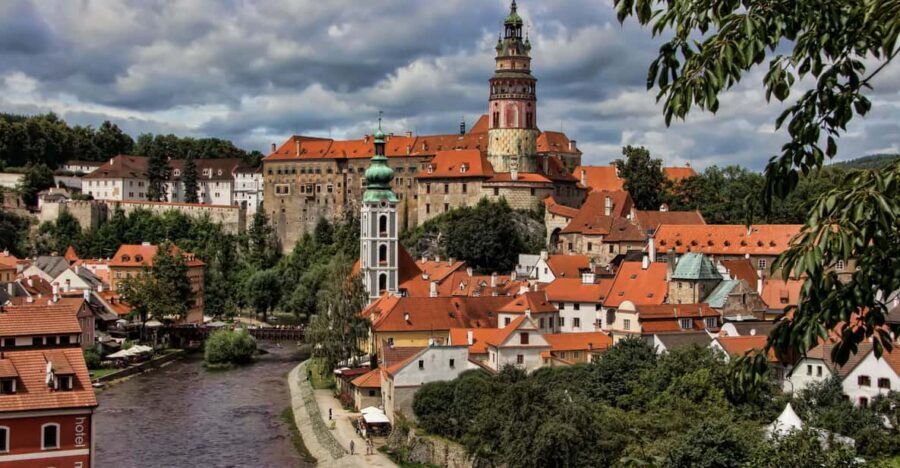 From Prague: Český Krumlov Full-Day Tour with Pickup - What to watch for: walking, weather, and practical Krumlov tips