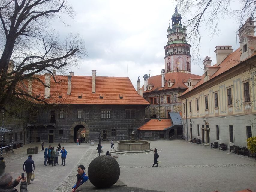 From Prague: Full-Day Český Krumlov Tour with Lunch - Rožmberk family stories: why this town matters
