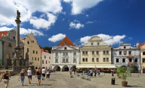 From Prague: Full-Day Trip to Česky Krumlov - Český Krumlov’s UNESCO Center: Where the Streets Do the Work