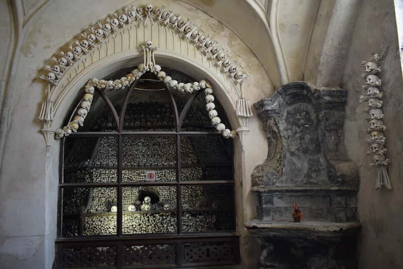 From Prague: Half-Day Coach Tour to Kutná Hora - Sedlec Ossuary: what to expect and how to take it in