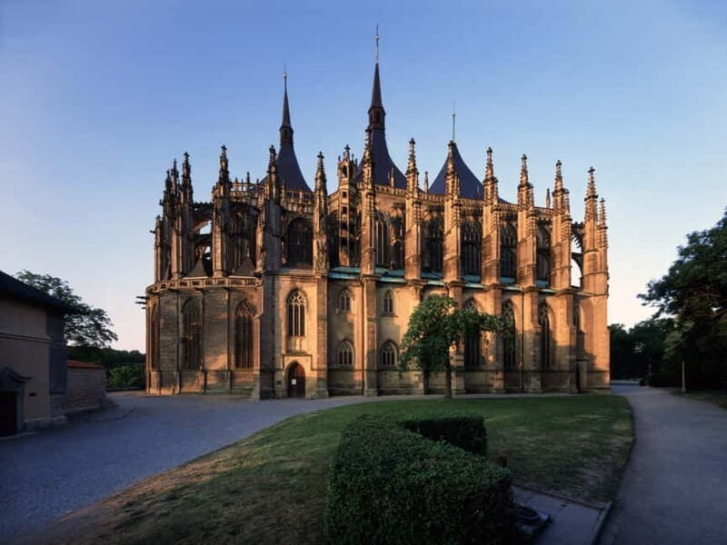 From Prague: Half-Day Coach Tour to Kutná Hora - Meeting at Old Town Square: the simplest way out of Prague