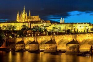 Grand Tour of Prague "among history, legends and curiosities" (NO ENGLISH) - The morning arc: 1900s trauma in Prague’s old streets