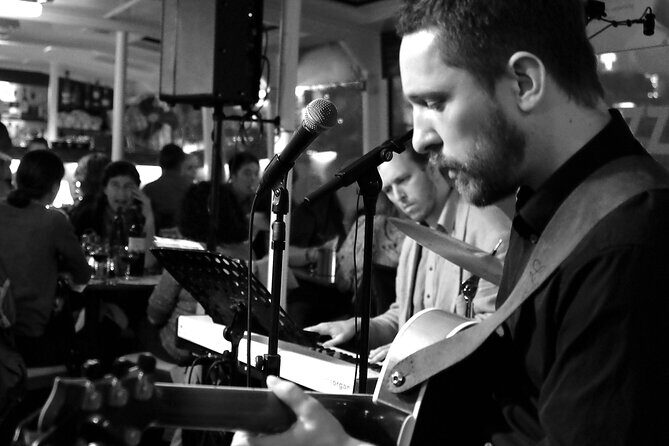 Jazz Boat: Popular LIVE JAZZ dinner cruise - Quick hits