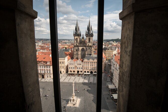 Old Town, Astronomical Clock & Underground Tour with PragueWay - Two Guides, Two Perspectives: How the Tour Stays Interesting