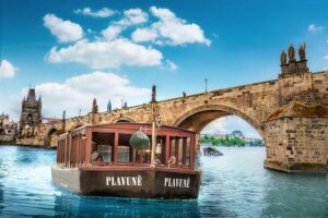 One Day See-it-All Prague Tour & River Boat Cruise with PragueWay - Meeting point and the day schedule (so you don’t miss your start)