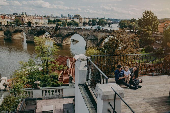 photoshoot in prague - Prague Castle: going from cute corners to big-views drama