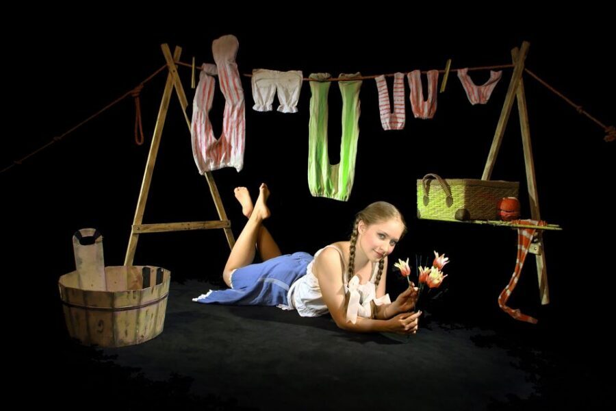 Prague: 1.5-Hour Black Light Theater Srnec Performance - Who This Show Fits Best (and Who Might Want Something Else)