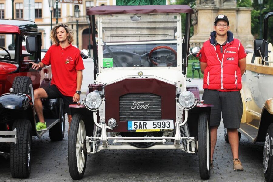 Prague: 1.5–Hour Vintage Car Tour - Price for a group of up to 5: what $253 buys you