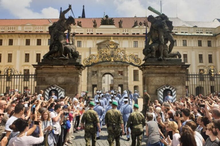 Prague: 1-Hour Castle Tour With Fast-GET Admission Ticket - Finding the guide at Pohořelec: Tycho Brahe, Kepler, and the umbrella