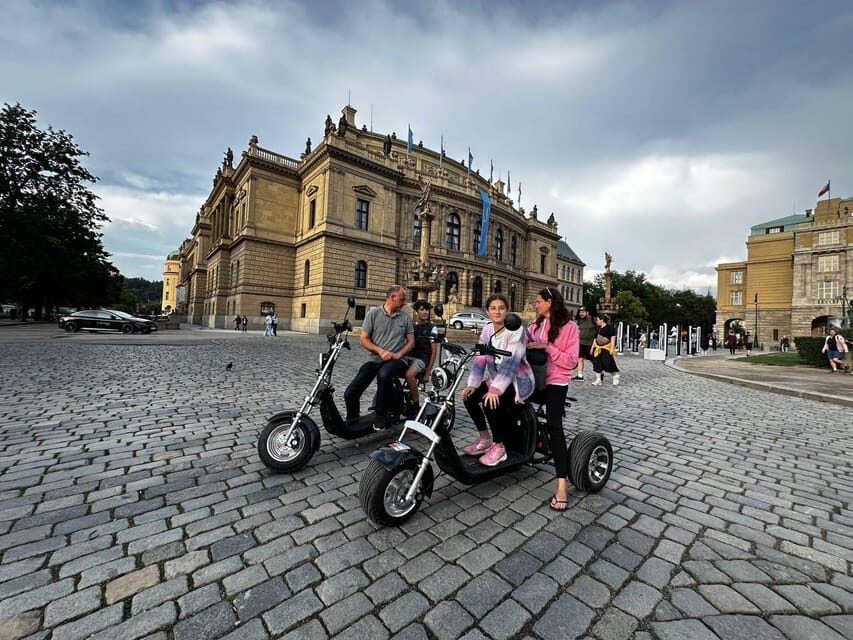 Prague: 2 hours FUN TRIKE tour in Prague with guide - Prague Castle: seeing the big scene without losing the day