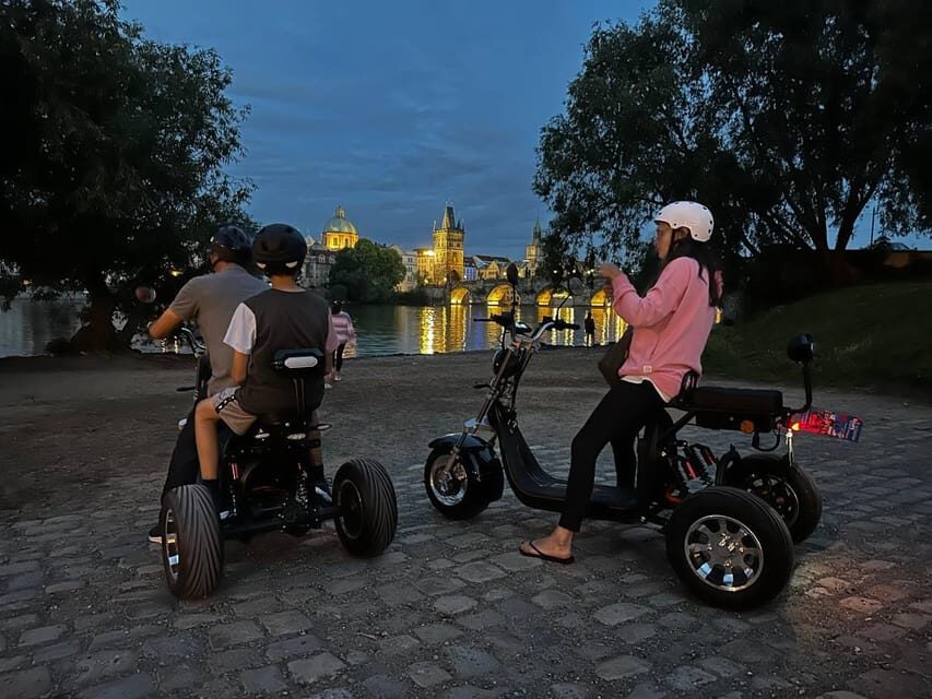 Prague: 2 hours FUN TRIKE tour in Prague with guide - Weather, clothes, and what to bring (so you don’t regret it)