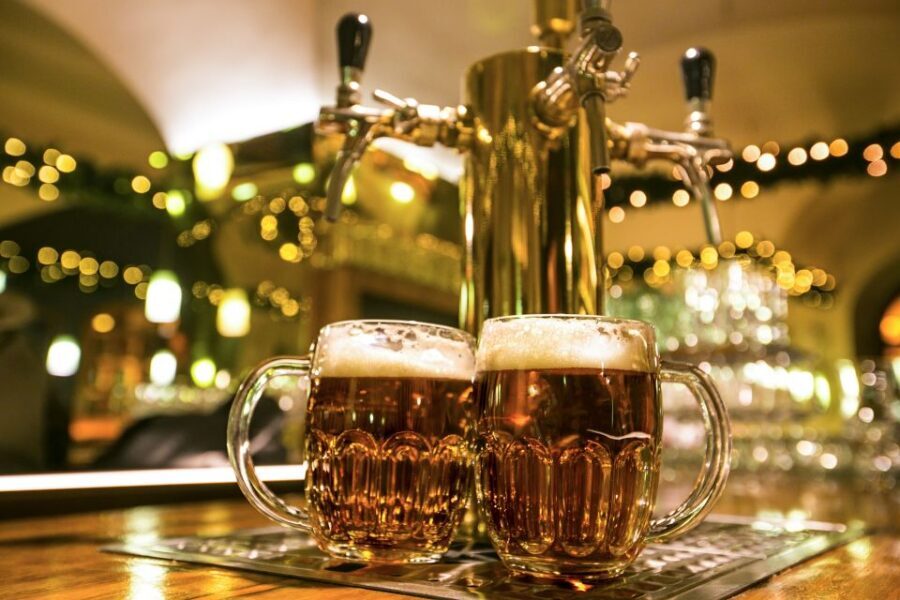 Prague: 3-Hour Beer Tour and Traditional Czech Dinner - The Old Town Stroll: Why the Beer Stories Work on Foot