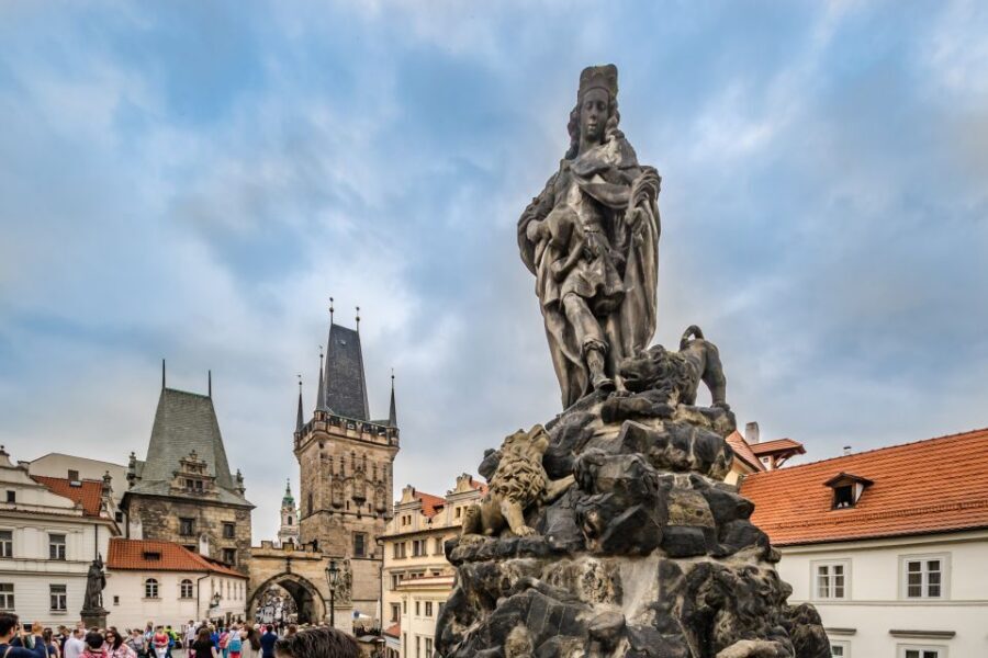 Prague: 3-Hour Walking Tour of Old Town & Prague Castle - Key takeaways before you go