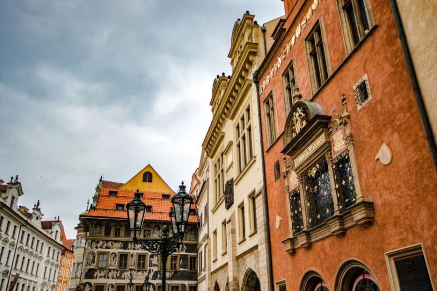 Prague: 3-Hour Walking Tour of Old Town & Prague Castle - Price and value: why $30 can be a smart first-day move