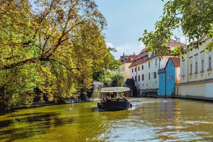 Prague: 45-Minute Sightseeing Cruise to Devil's Channel - Timing tips: how to choose the best 45 minutes