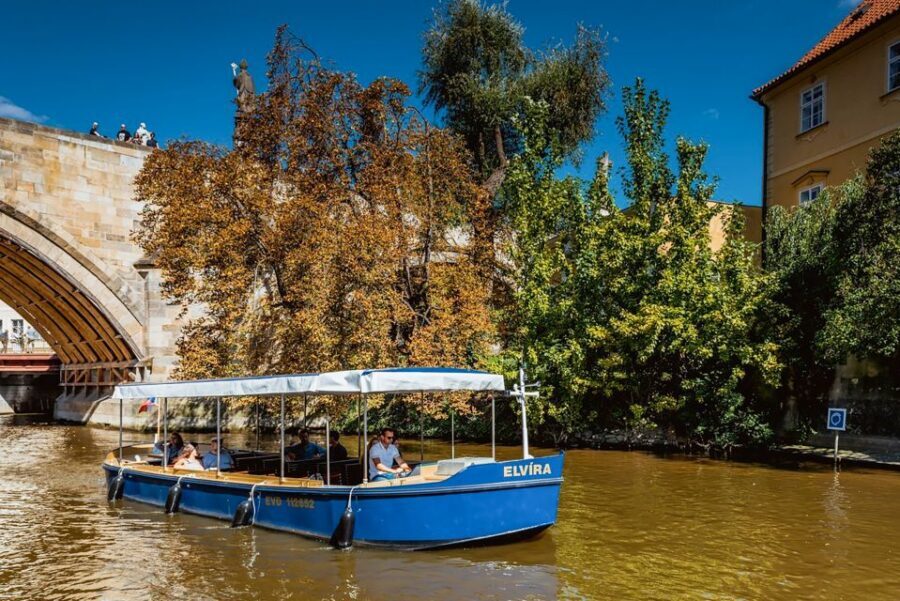 Prague: 45-Minute Sightseeing Cruise to Devil's Channel - Who should book this cruise (and who should skip it)