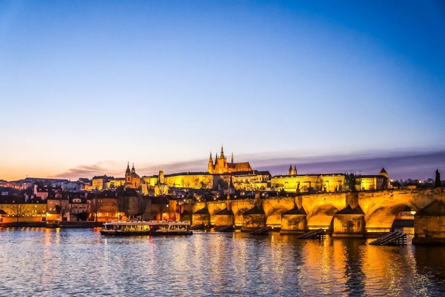 Prague: 50-Minute Sightseeing Evening Cruise - Key Points I’d Plan Around
