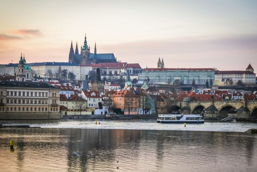 Prague: 50-Minute Sightseeing Evening Cruise - Who This Cruise Is Best For