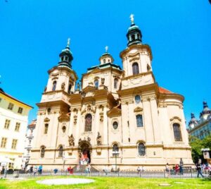 Prague: Astronomical Clock Tower Entry Ticket & Audio Guide - The 20-minute intro: Old Town Hall context before the show