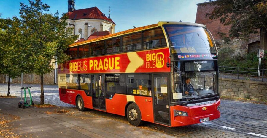 Prague: Big Bus Hop-on Hop-off, Castle Tour and River Cruise - Quick take: Red, Green, Castle, River