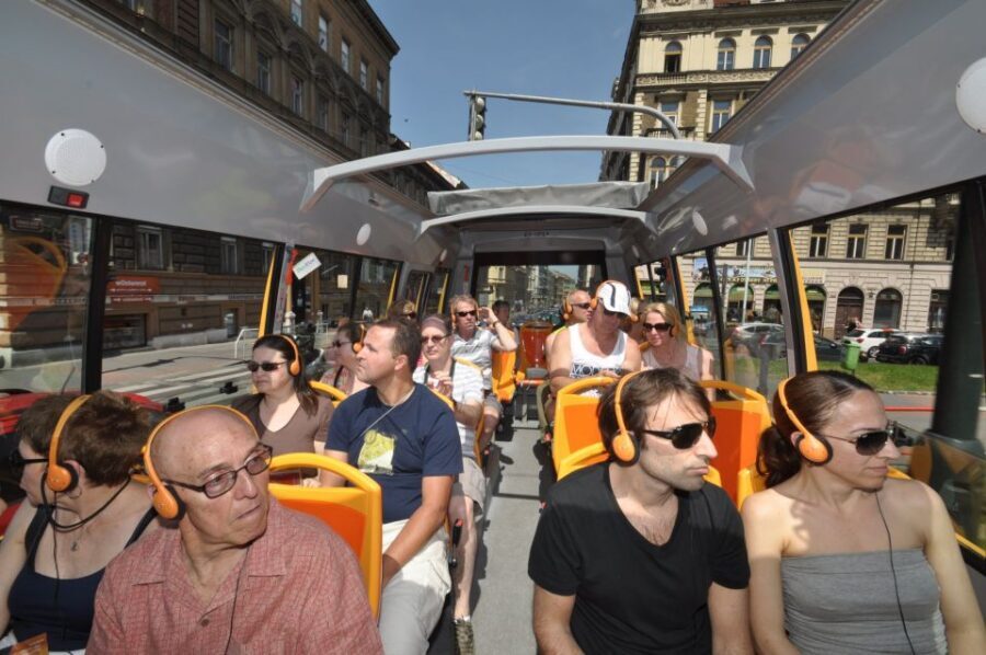 Prague: Big Bus Hop-on Hop-off, Castle Tour and River Cruise - How the Red and Green lines work (and why it matters)