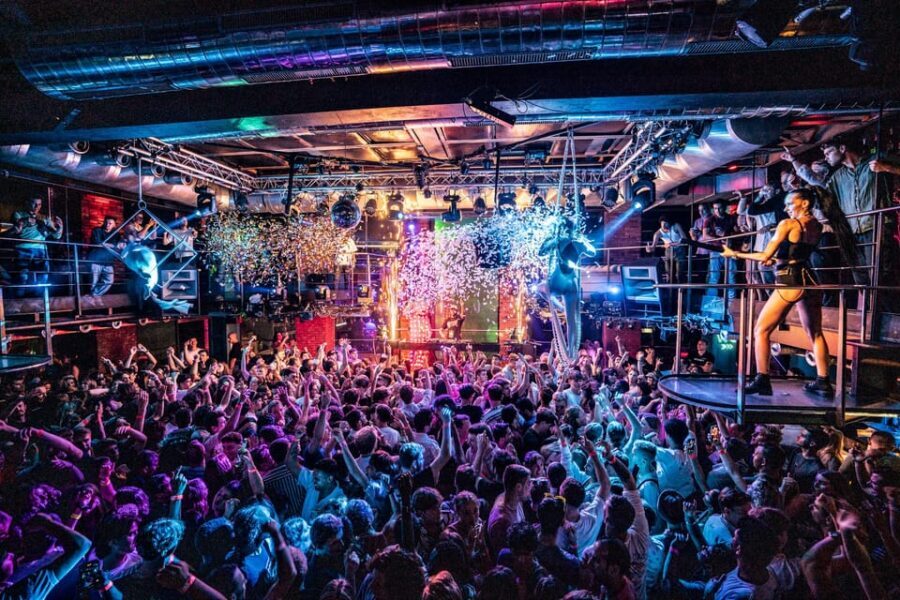 Prague: Boat Party with Unlimited Drinks & After Party Entry - The itinerary stops, explained like a decision tool