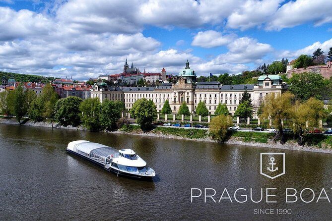 Prague Boats 2-hour Lunch Cruise - Seating tips that can genuinely change the experience