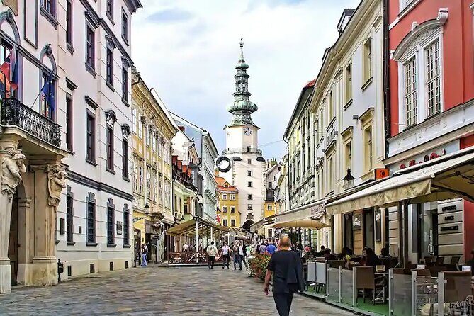 Prague-Budapest One-Way Sightseeing Day Tour - The guide and the car ride: where the day gets easier