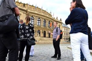 Prague: Castle and Jewish Quarter Tour with Cruise and Lunch - Charles Bridge Museum and Lesser Town: the walking portion that teaches you how to look