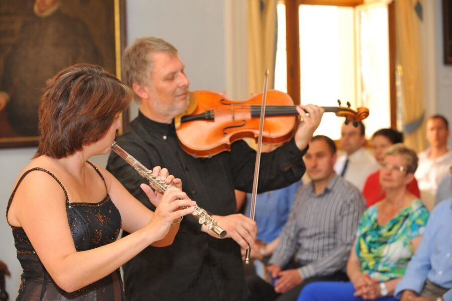 Prague Castle: Midday Classical Concert at Lobkowicz Palace - Quick hits before you go