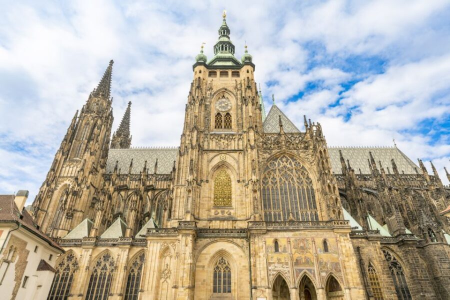 Prague: Castle Tour with Local Guide and Entry Ticket - Tombs and Chapels: St. Wenceslas, Charles IV, and Nepomuk