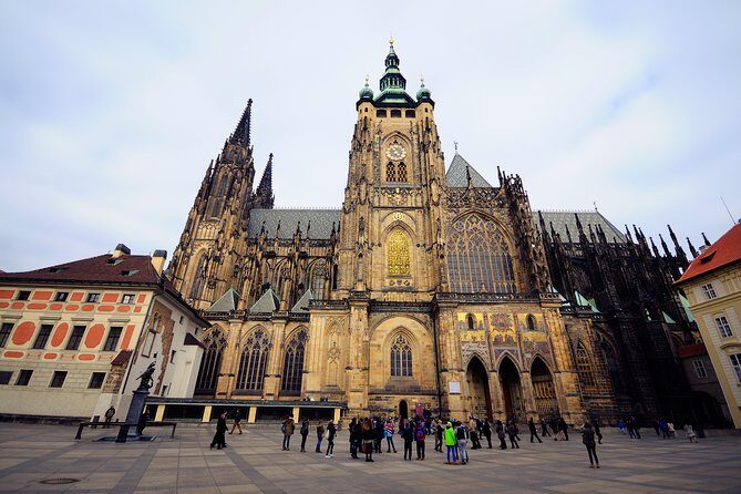 Prague Castle Walking Tour - Getting There From Central Prague (And Why the 10:30 Start Matters)