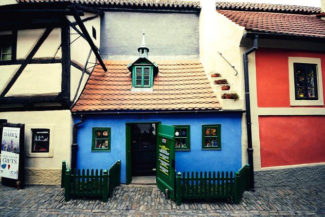 Prague Castle Walking Tour - Golden Lane: The 15th-Century Artisan World Under the Walls