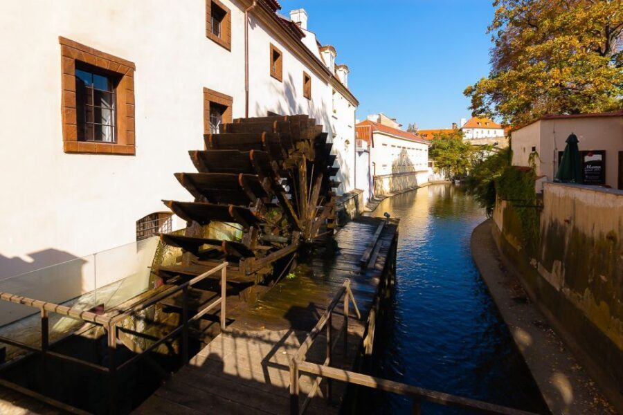 Prague: City Highlights Private Walking Tour - Who should book this, and who should think twice