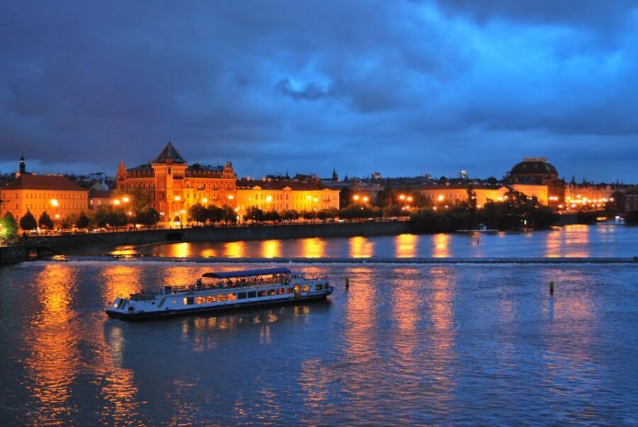 Prague: City Tour and Dinner Cruise with Hotel Pickup - Price and Value: Why $109 Can Work for the Right Traveler