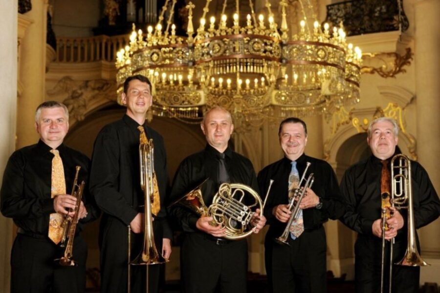 Prague: Classical Concert in St. Nicholas Church - Meeting point and getting seated without stress