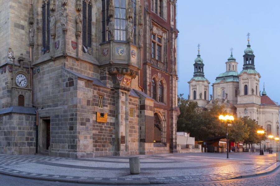 Prague: Classical Concert in St. Nicholas Church - The one-hour concert format: what it feels like in real time